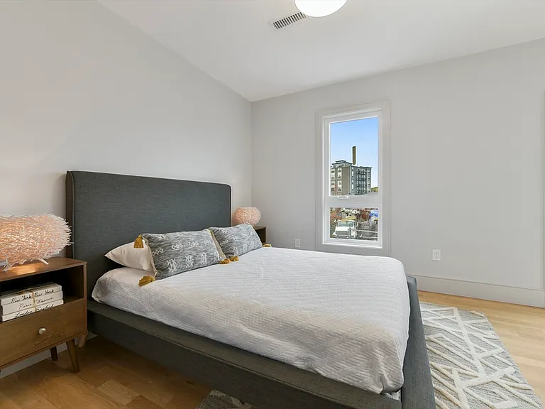 19 Clapp St #4 — Photo 4