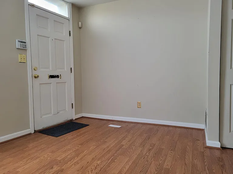 27 N Eden St — Photo 2