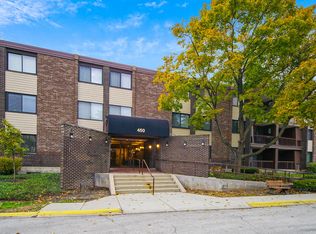 450 Raintree Ct UNIT 1A, Glen Ellyn, IL 60137
