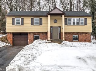 333 Golf Hills Rd, Havertown, PA 19083