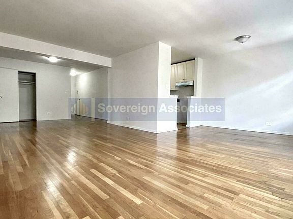 4th image of 3555 Oxford Ave #4C