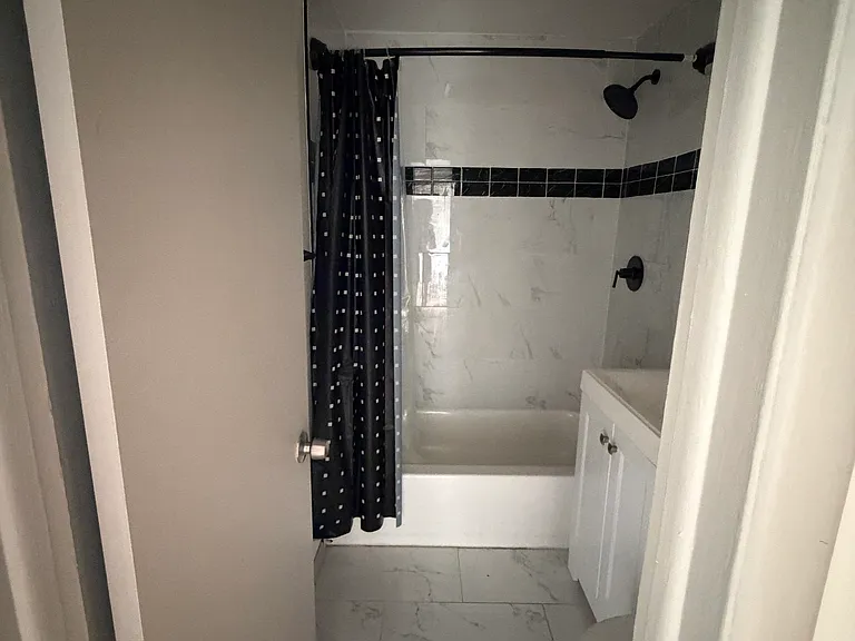 3335 Benton St #7 — Photo 11