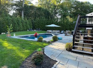 92 W Lake Rd, Trumbull, CT 06611