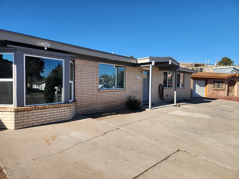 8129 Staghorn Dr — Photo 12