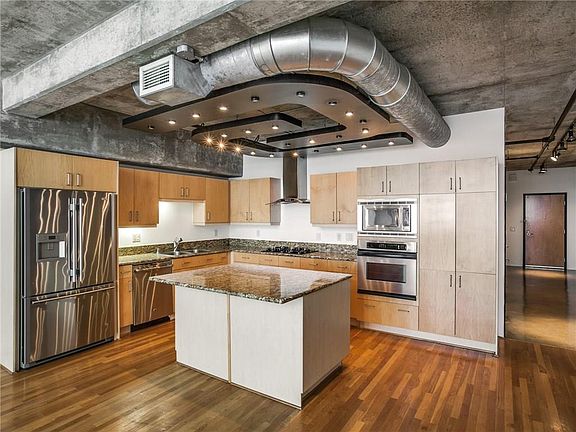 2nd image of 1999 McKinney Ave APT 802
