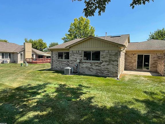 3rd image of 41625 Berly Dr