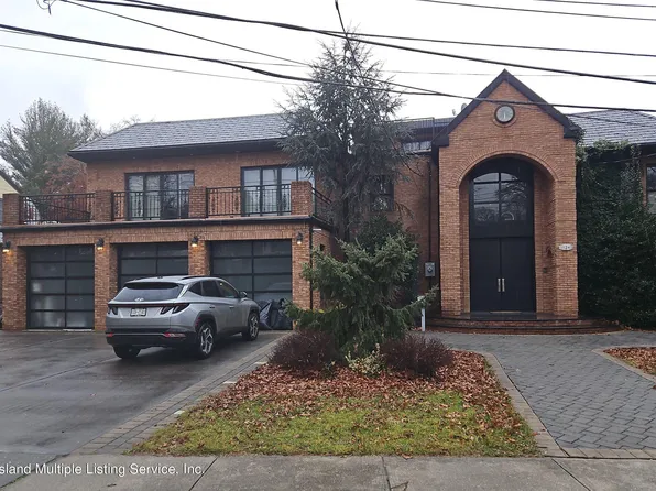 124 Bertha Pl, Staten Island, NY 10301