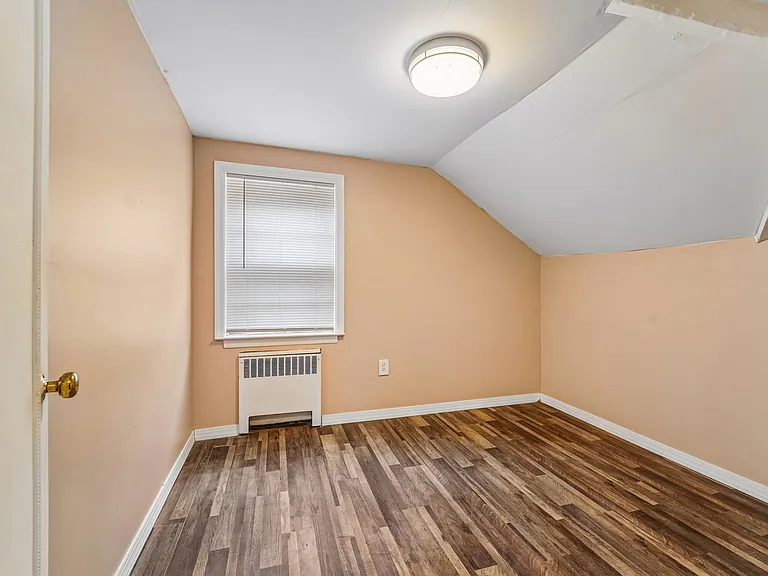 1030 Jassamine Way — Photo 6