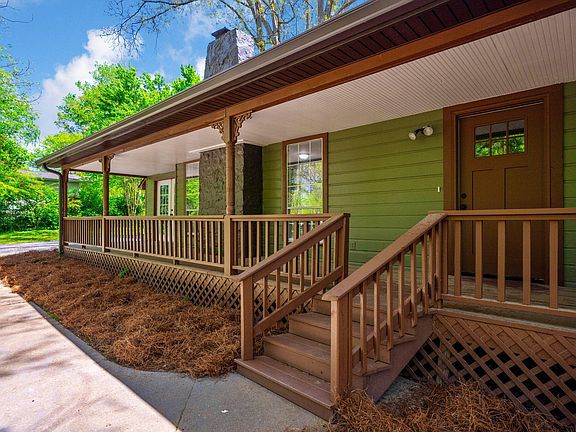 4th image of 1082 Givens Rd