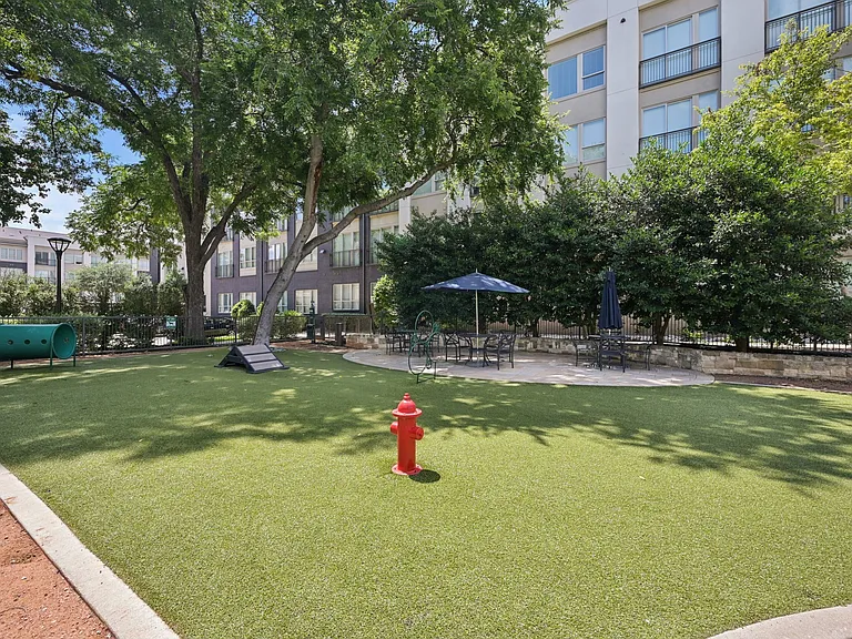 Everra Midtown Park — Photo 19