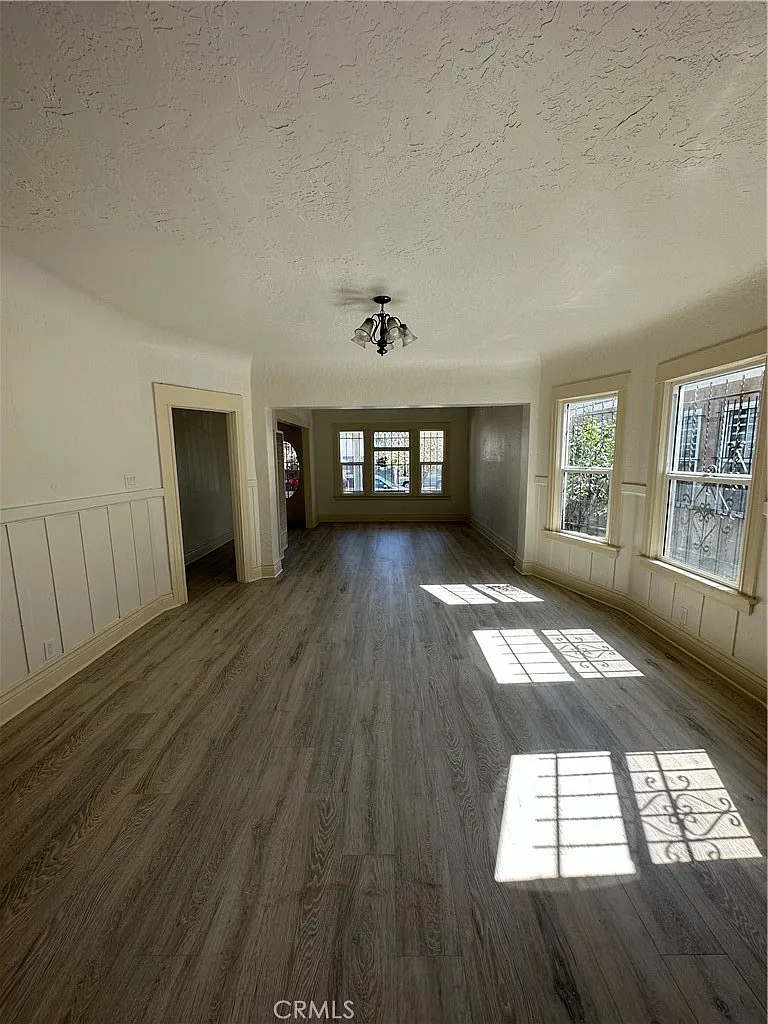 3 bed, 1.5 bath, 1772 sqft, $3,600 — Photo 2