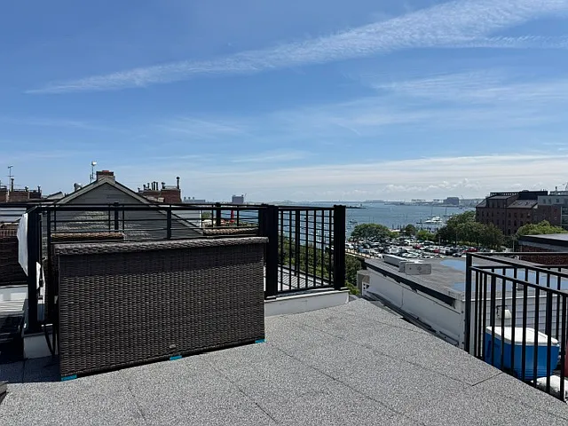 2 bed, 1.5 bath, 1052 sqft, $5,500 — Photo 1