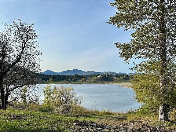 3rd image of 132 Twin Lakes Road