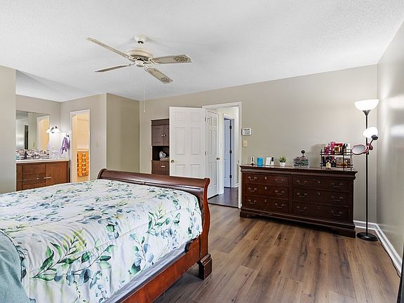 5th image of 2083 Mount Carmel Rd