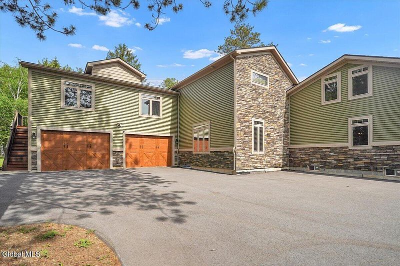 3rd image of 428 Sinclair Road