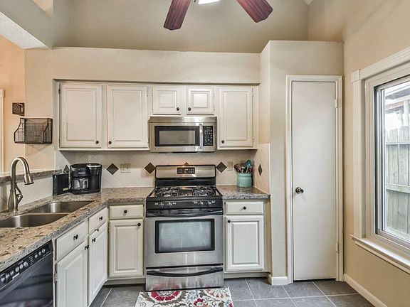 5th image of 11707 Meadowchase Dr