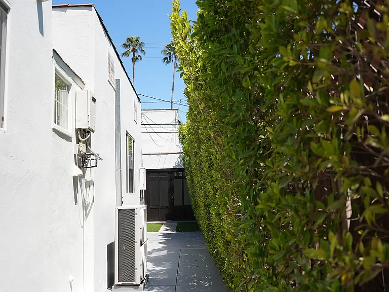 1020 N La Jolla Ave #1020 — Photo 27