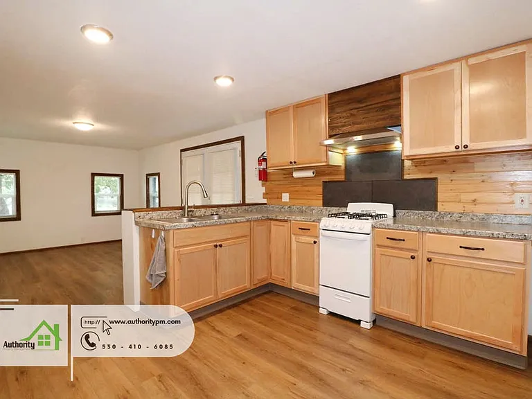 4083 Notre Dame Ave — Photo 14