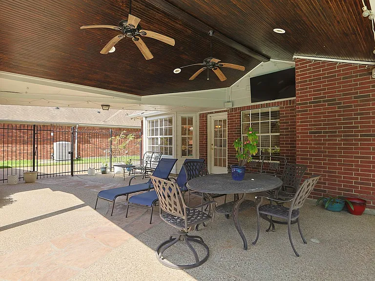 7435 River Garden Dr — Photo 31