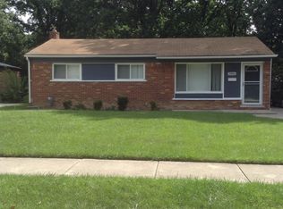 28166 Sutherland St, Southfield, MI 48076