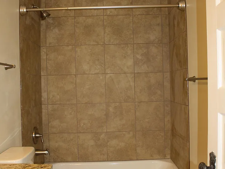 1466 Indianola Ave — Photo 8