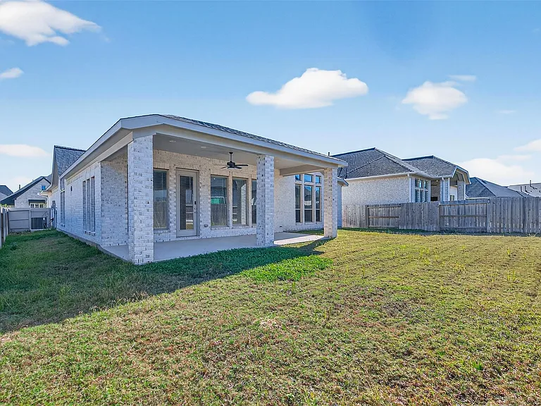 15330 Legacy Park Way — Photo 48