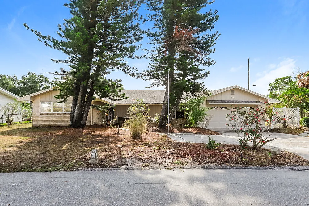 3 bed, 2.0 bath, 1852 sqft, $1,760 — Photo 1