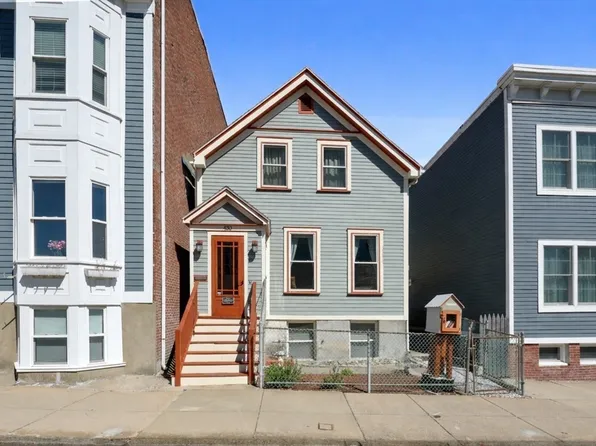 430 E 8th St, South Boston, MA 02127