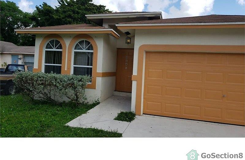 2nd image of 4641 SW 19th St