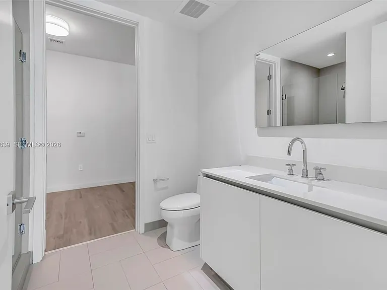 2831 S Bayshore Dr #402 — Photo 25