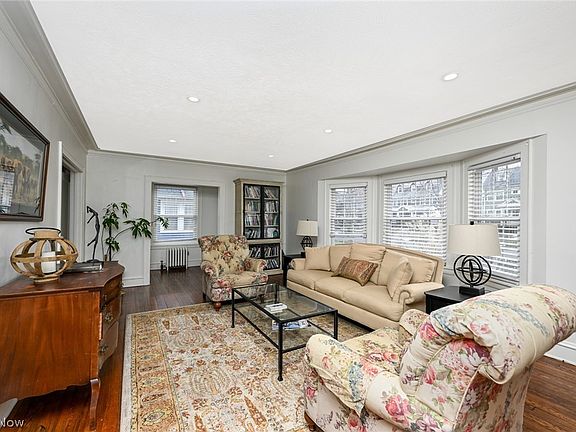 3rd image of 3049 Berkshire Rd