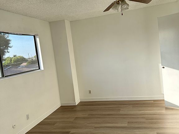 3rd image of 8841 Hoffman St APT 4