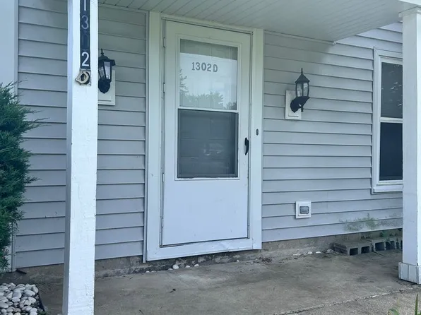 1302 S Glen Cir APT D, Aurora, IL 60506