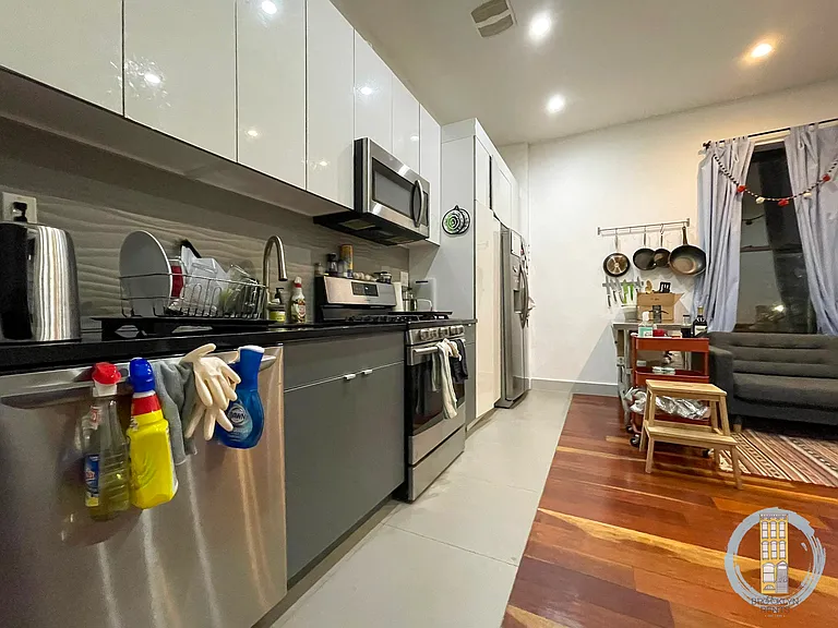 434 Hancock St #4 — Photo 10