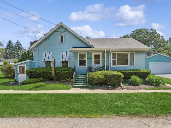 132 Cottage Ave, Carpentersville, IL 60110
