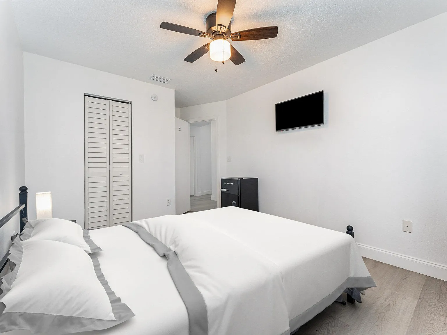 4 bed, 3.0 bath, 1800 sqft, $754 — Photo 1