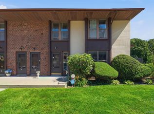 11 Juniper Ct #11, Selden, NY 11784