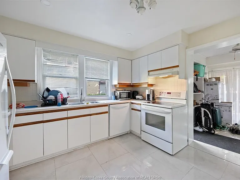 456 Askin Ave #1 — Photo 7