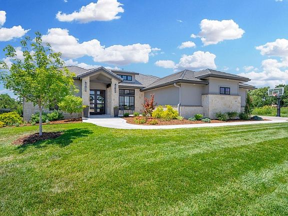 2nd image of 1501 E Bluesage Ct