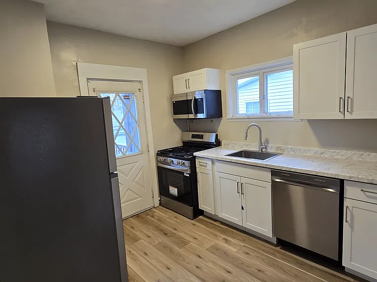 1142 Strahley Pl — Photo 8