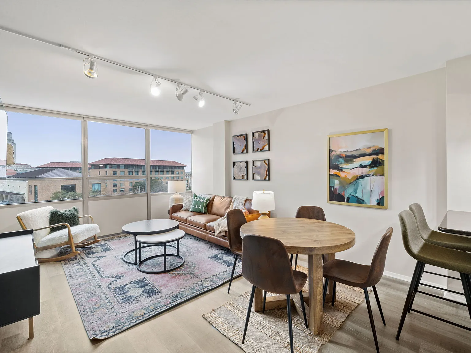 2 bed, 919 sqft, $3,100 — Photo 3