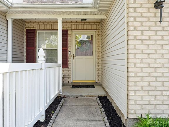 4th image of 499 Thompson Dr