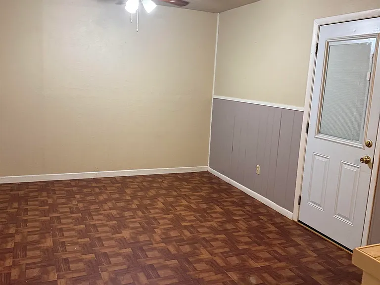 311 N Rosalee St — Photo 8