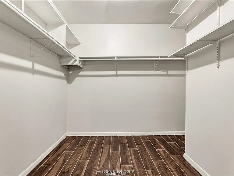 807 Holleman Dr — Photo 14