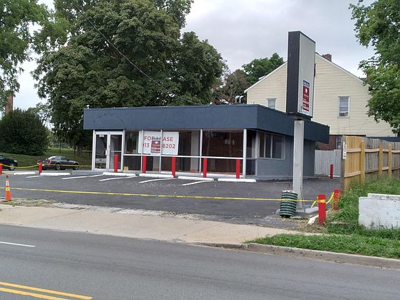 4th image of 1301 W 39th St