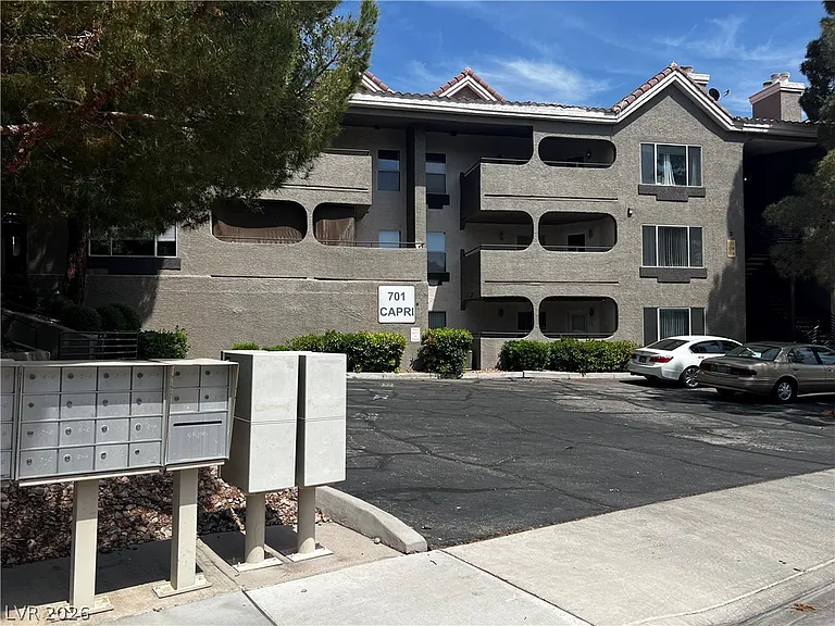 701 Capri Dr #11B — Photo 24