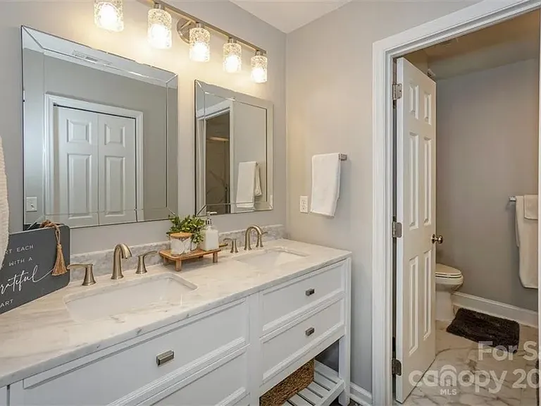 844 Southwest Dr — Photo 11