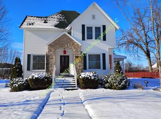207 S Main St, Marion, WI 54950