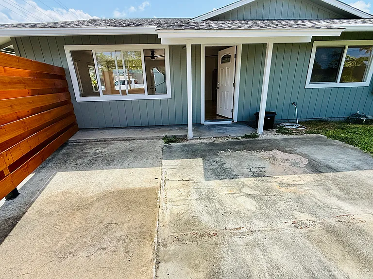 905 Kainui Dr — Photo 2
