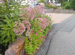 11 Bird Ln, Lake Hopatcong, NJ 07849